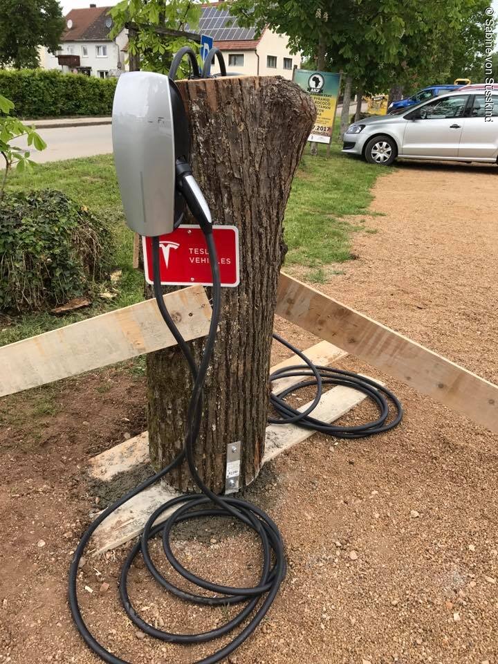 Tesla Ladestation