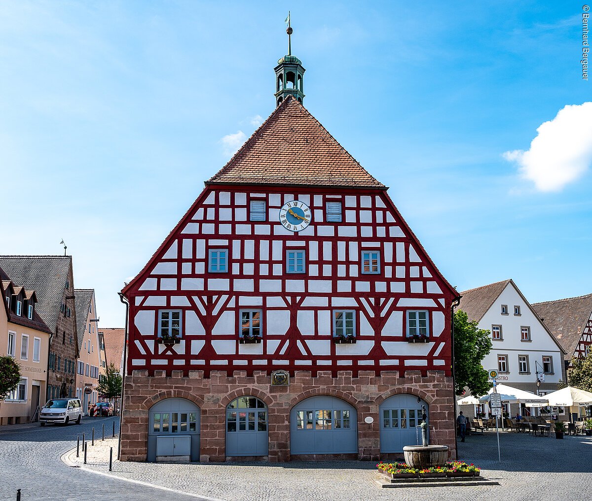 Frontalansicht Rathaus Hilpoltstein aus Richtung Residenz